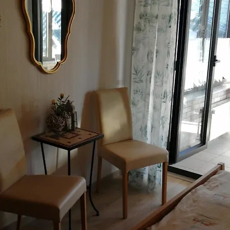 Ruhiges, Direkt An Wiesenlandschaften Gelegenes Landhaus Mit Zwei Gemutlichen Apartment *
