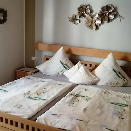 Apartment Ruhiges, Direkt An Wiesenlandschaften Gelegenes Landhaus Mit Zwei Gemutlichen