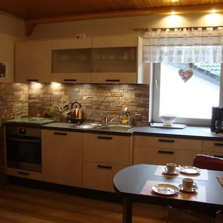 Apartment Ruhiges, Direkt An Wiesenlandschaften Gelegenes Landhaus Mit Zwei Gemutlichen Bereborn