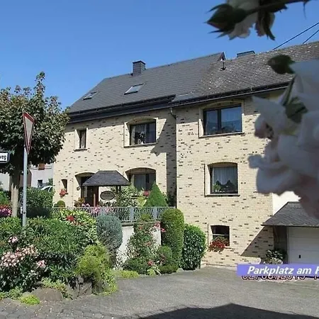 Ruhiges, Direkt An Wiesenlandschaften Gelegenes Landhaus Mit Zwei Gemutlichen Apartment *